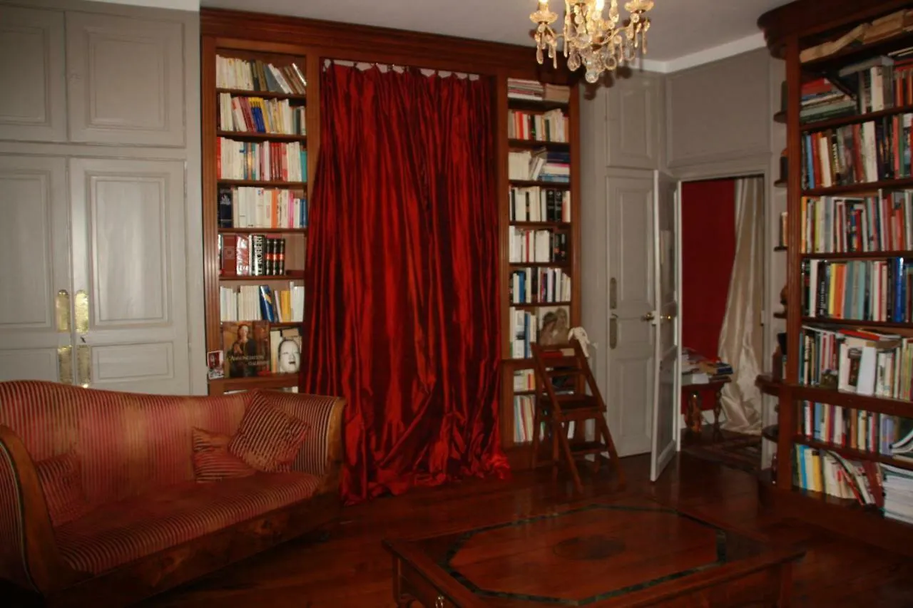 La Maison Bleue Rennes Konukevi