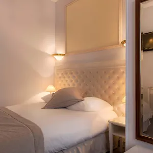 https://princesse-caroline.fr-paris.fr