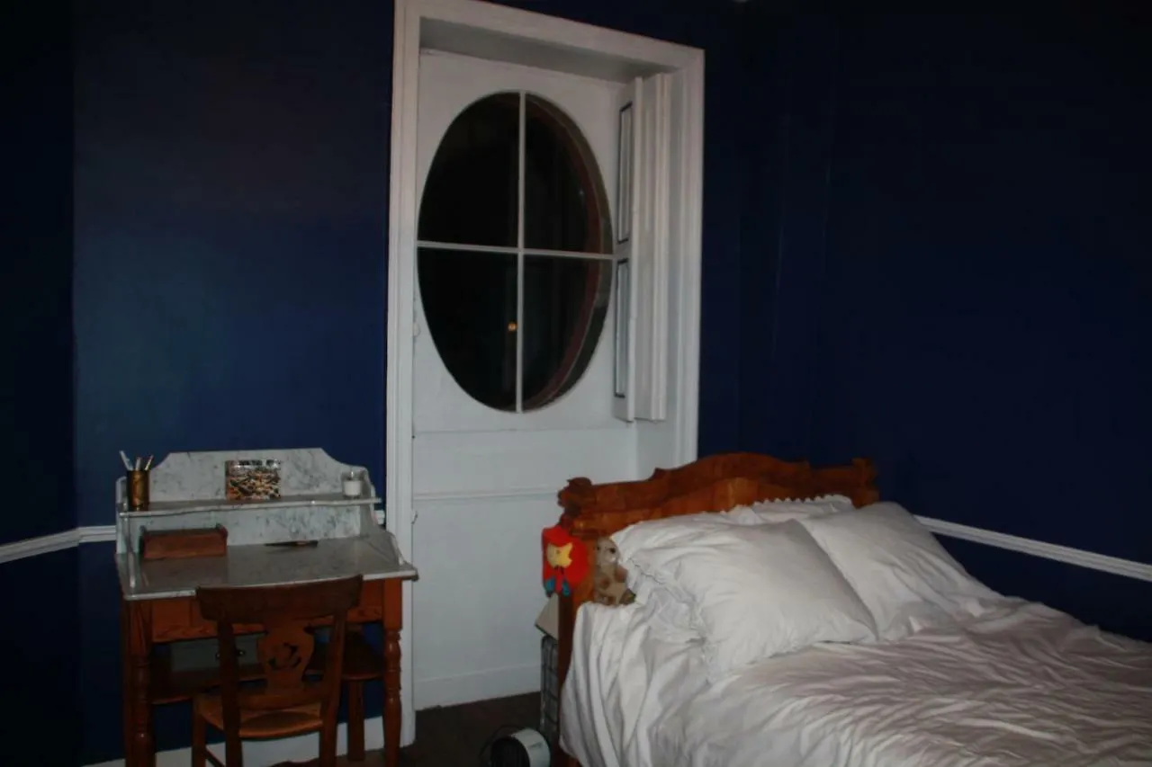 La Maison Bleue Rennes 0*,